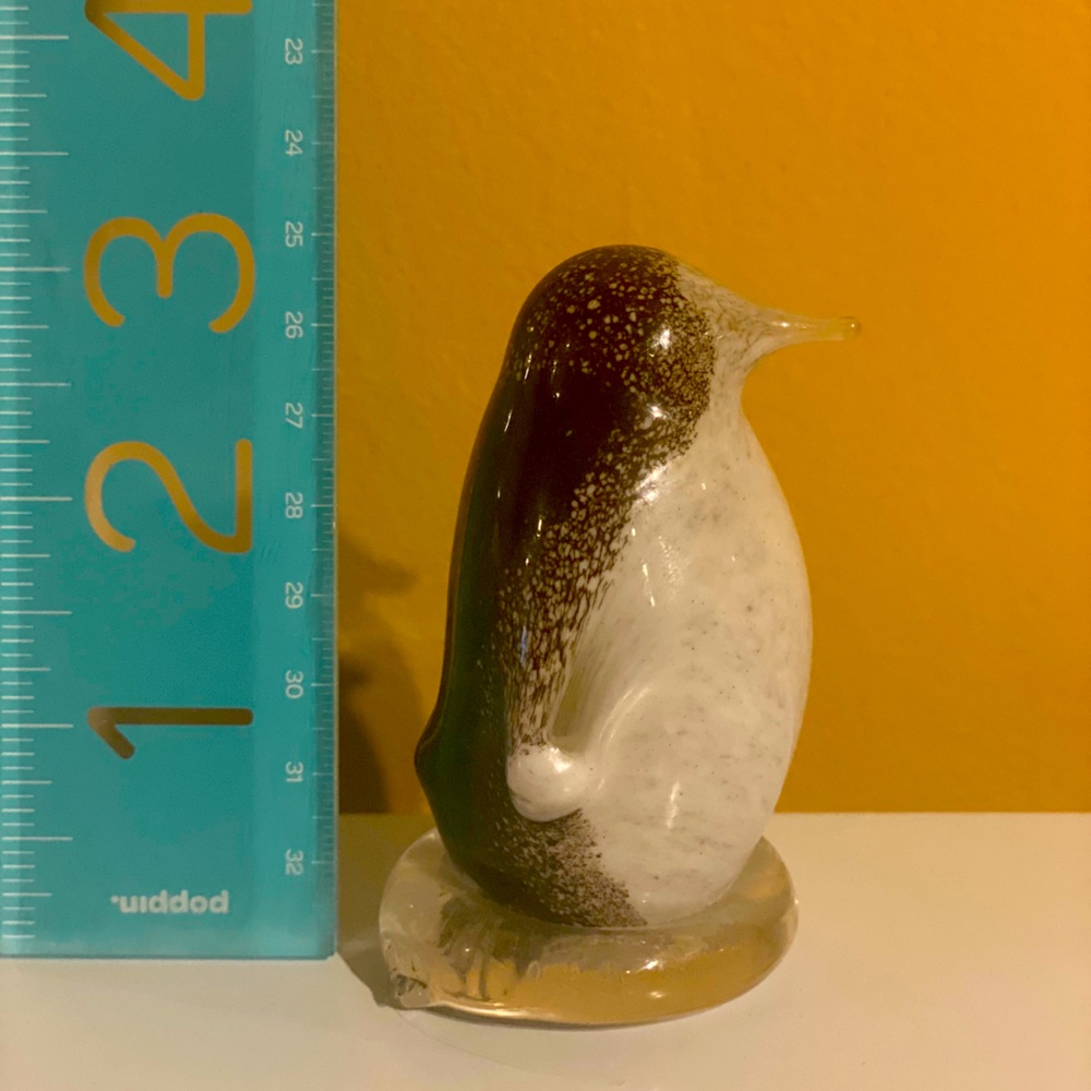 Glass penguin figurine 🐧